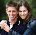 New parents Casey and Adriana Stoner. MotoGP World Champion Casey Stoner and ... - Stoner-and-wife-310x299
