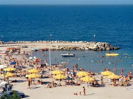 Lume puţină la mare, staţiuni pline la munte