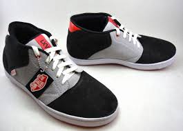 Model Busana Kebaya Baju Muslim Wanita Tas Jam Tangan Sandal ...