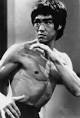 Bruce Lee - images?q=tbn:ANd9GcRMFe4Y42l7L2GHwrIgv4BEy23G56pVLuOUy0n9_z5lCIeuRu4-Yj1qIQ