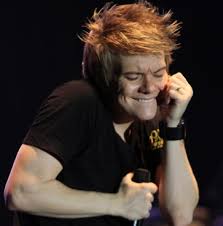 Blog de musicaemprosa : M&uacute;sica em Prosa, O sucesso de Michel Tel&oacute; na Europa