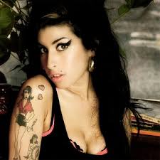 Morre Amy Winehouse, nasce um mito Images?q=tbn:ANd9GcRMxBKcHgC0RQi5sXtKAOfrZXXDJM2YZyZKxLIaJ5Gb2Q_JWcRB&t=1