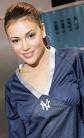 alyssa.milano-baseball-yankees