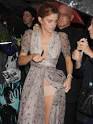 http://nowmagazine.media.ipcdigital.co.uk/11140%257C00000b5ad%257C748f_Emma-Watson-wardrobe.jpg