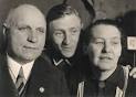 Lehrer Otto Preuß und seine Frau Anna, mit ihrem Sohn Herbert, 1939