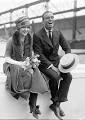 http://upload.wikimedia.org/wikipedia/commons/thumb/3/34/Douglas_Fairbanks_and_Mary_Pickford_02.jpg/250px-Douglas_Fairbanks_and_Mary_Pickford_02.jpg