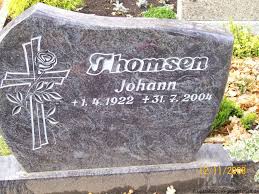 Grab von Johann Thomsen (01.04.1922-31.07.2004), Friedhof Moorlage