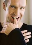 http://3.bp.blogspot.com/-hmrkAUuhzuo/TdalrF1bACI/AAAAAAAAAhs/q56vMR2Rzl4/s1600/ralph_fiennes_520.jpg