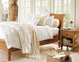 Wonderful Bedrooms In Christmas Decorating Themes | Whoovie