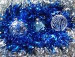 http://gallery.hd.org/_exhibits/art/_more2004/_more12/baubles-glass-and-wire-shiny-tinsel-blue-and-silver-decorations-ornaments-1-JR.jpg
