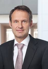 Dr. Hans-Wilhelm Eckert, 46 (Foto), ist neuer Leiter Corporate ...