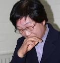 자신이 선 벽을 향해 칼꽂기