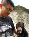 Siew Te Wong and sun bear.