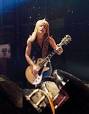 http://upload.wikimedia.org/wikipedia/commons/thumb/4/4d/Randy_Rhoads_(1980).jpg/220px-Randy_Rhoads_(1980).jpg
