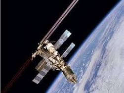 Sat&eacute;lite em &Oacute;rbita - Brasil Escola