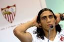 El charrua ha actuado de central, de lateral zurdo y hasta de lateral ... - caceres01