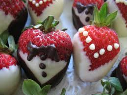 Fruit arrangement instead of cake? :  wedding wedding cake alternatives Images?q=tbn:ANd9GcRhgnQEecp73fPzBPP4Eykgyr2n4e7COkUxHqSDt Z40T JAOE&t=1&usg=  Bk2a1R2BZ BVaAOmm1P F5I362w=