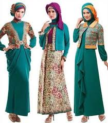 21 Model Baju Batik Muslimah Modern Terbaru