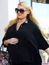 Pregnant Jessica Simpson Out