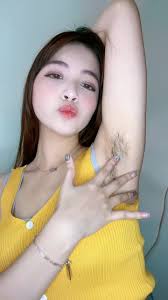 中国 女性 腋毛 自撮り|