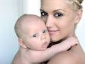 Gwen Stefani and baby Zuma pic - via Daymix
