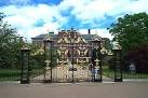 the magnificent gates at - via Daymix