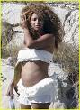 Beyonce: Baby Bump in Bikini!