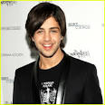 http://cdn01.cdn.justjaredjr.com/wp-content/uploads/headlines/2009/01/josh-peck-wacy-art.jpg