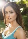 God DAMN Winnie Cooper got hot