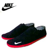 Model Sepatu NIKE Keren Untuk Pria Terbaru 2016 | JALLOSI