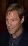 File:Aaron Eckhart - 002.jpg - Wikimedia Commons