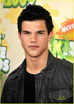 Photos of TAYLOR LAUTNER demi lovato 2009 kids choice awards 05 ...