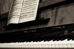 An old piano — Fotopedia - via Daymix