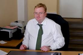 Срубленная в лесу ель будет стоить - 4-5 тысяч, если поймают. Сколько елка будет стоить в легальной продаже - пока неизвестно