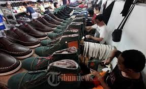 Ekspor Sepatu Cibaduyut Ke Malaysia dan Singapura, Foto 1 ...