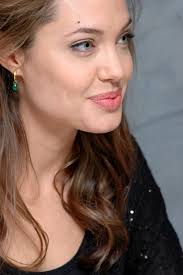 Angelina Jolie Y
