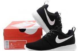 Black And White Nike Running Shoes For Women | FOOTWEARPEDIA
