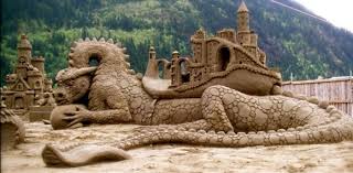 Praia no feriad&atilde;o? Se inspire com esses castelos de areia ...