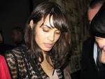 http://upload.wikimedia.org/wikipedia/commons/2/2e/Shannyn_Sossamon.jpg