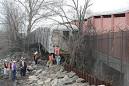 Staten Island Rail Car Derails in Tottenville - NYTimes.