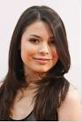 Miranda Cosgrove height, weight, boyfriend, dress, hair, pictures ...