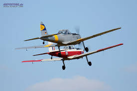 Tobias Ruppel und Hendrik Gels von den Quax-Fliegern sind während der Woche Berufspiloten großer Verkehrsflugzeuge und fliegen die historischen Maschinen in ...