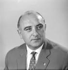 Erich Apel. Erich Apel, 1963. Erich Apel (Erich Hans Apel; * 3. - images?q=tbn:ANd9GcSPDDeudXcWKpH7Ft9NPwdop1s5vBzPecyNAQLjWq4AD9XE_Uc61sg4WTI_