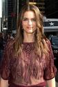 Amanda Peet is all Bent out of shape