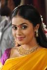 Poorna Aadu Puli Actress Hot