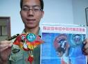 player Chen Xiexia (L) and