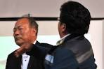 South Korean ferry disaster: Death toll rises as divers retrieve.