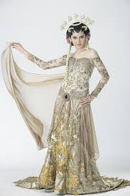 Trends Introduction of Kebaya As The Best Traditional Costume of Indonesian Females 2010/2011