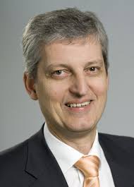 Hans-<b>Jürgen Duensing</b> verstärkt den Vorstand der ContiTech AG. - contitech_duensingon