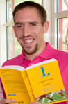 Franck Ribéry aime les lettres ! Après être l'investigateur de la lettre de ... - images?q=tbn:ANd9GcSW1RMzE7QmoHD_NK5hzkEV7f6bchKL7JreaBe0L4xZy_Lzu2tNVZLu9w6k